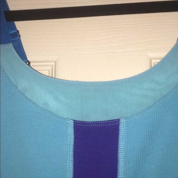 Lululemon work out tank top - Picture 4 of 6